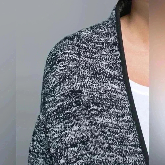 LULULEMON Cardi All Day in Black / White Sz. XSmall / Small - Picture 3 of 16